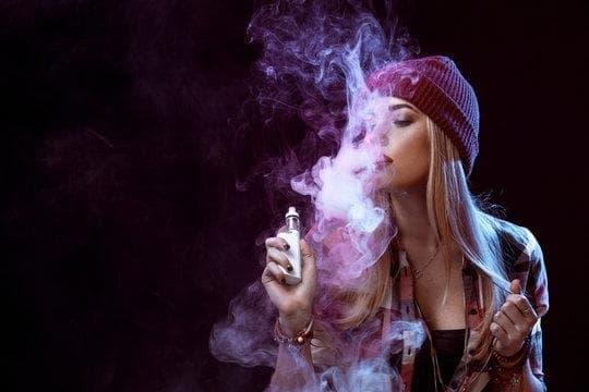 How đá gà trực tiếp bình luận coverage intersects with e cigarettes cancer research findings and community responses