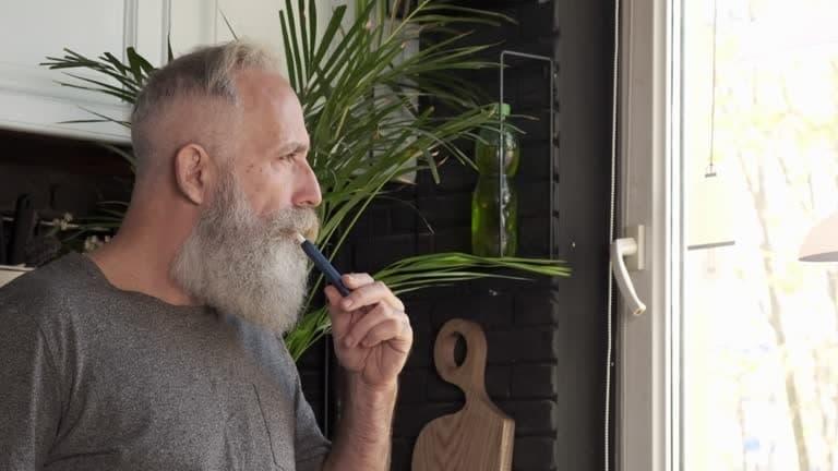 E cigi bolt Buyer Guide and Top Picks to Pair with the Best cigarette charger with usb