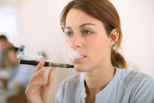 E-papierosy and why do people use electronic cigarettes explained for beginners and curious smokers